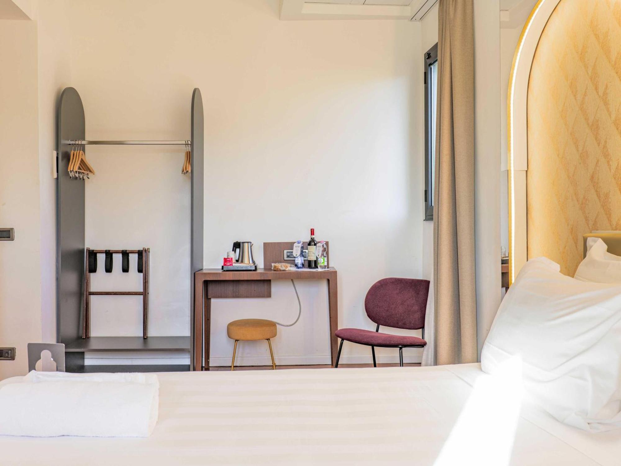 บีแอนด์บี โฮเทล ฟิเรนเซ เลารุส อัล ดูโอโม Hotel ฟลอเรนซ์ ภายนอก รูปภาพ