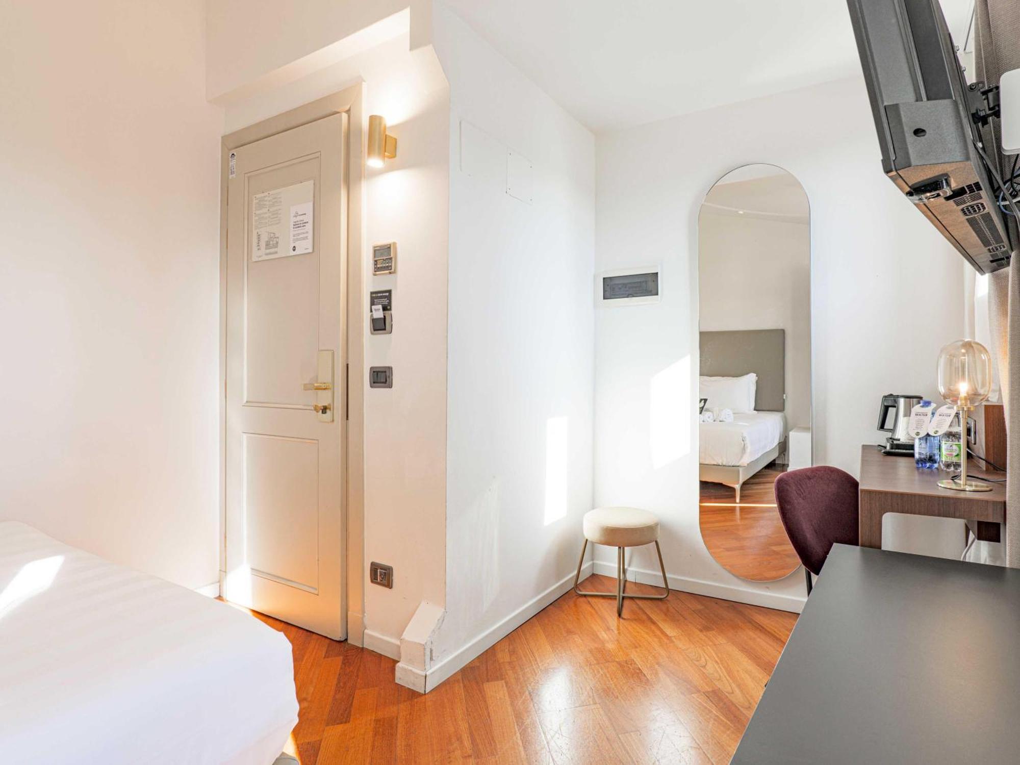 บีแอนด์บี โฮเทล ฟิเรนเซ เลารุส อัล ดูโอโม Hotel ฟลอเรนซ์ ภายนอก รูปภาพ