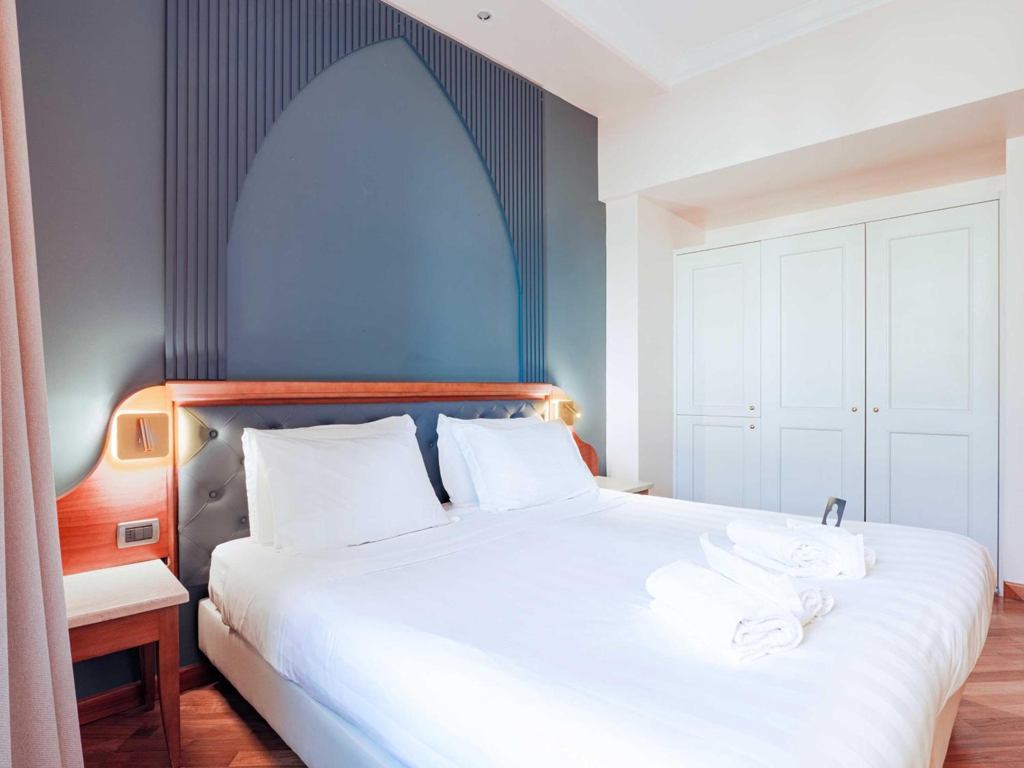 บีแอนด์บี โฮเทล ฟิเรนเซ เลารุส อัล ดูโอโม Hotel ฟลอเรนซ์ ภายนอก รูปภาพ